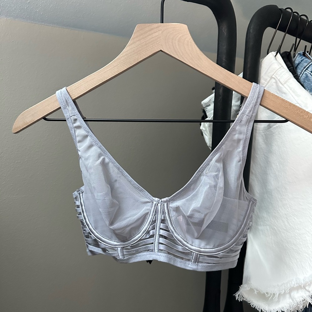 Victoria's Secret Unlined Bra & Ruched Detail